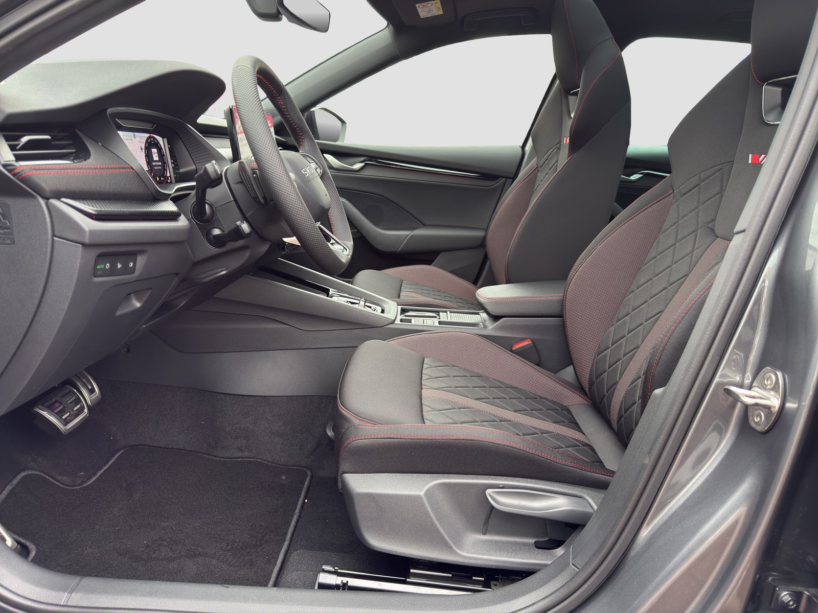 Skoda Octavia Combi 2.0 RS PANO AHK CAM ACC LM18 NAVI