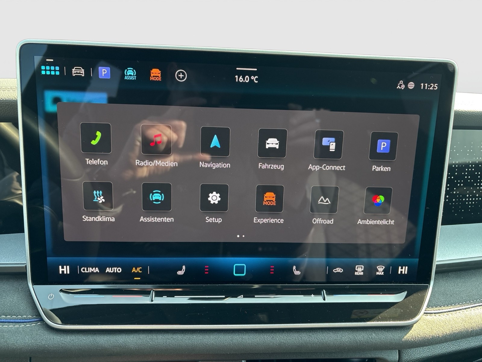 Volkswagen Tayron 2.0 R-LINE BLACKSTYLE 4X4 STANDHZ AHK CAM