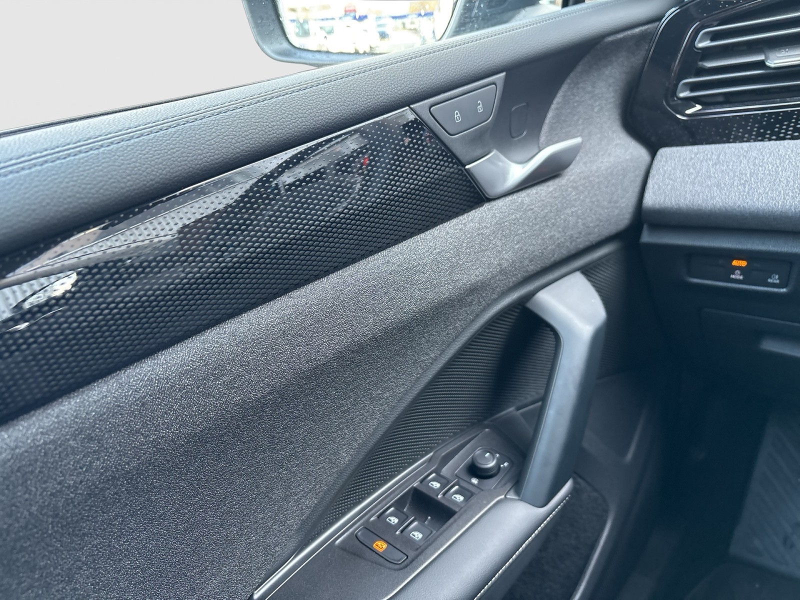 Volkswagen Tiguan 1.5 eTSI AHK CAM NAVI LM17 CARPLAY SITZHZ