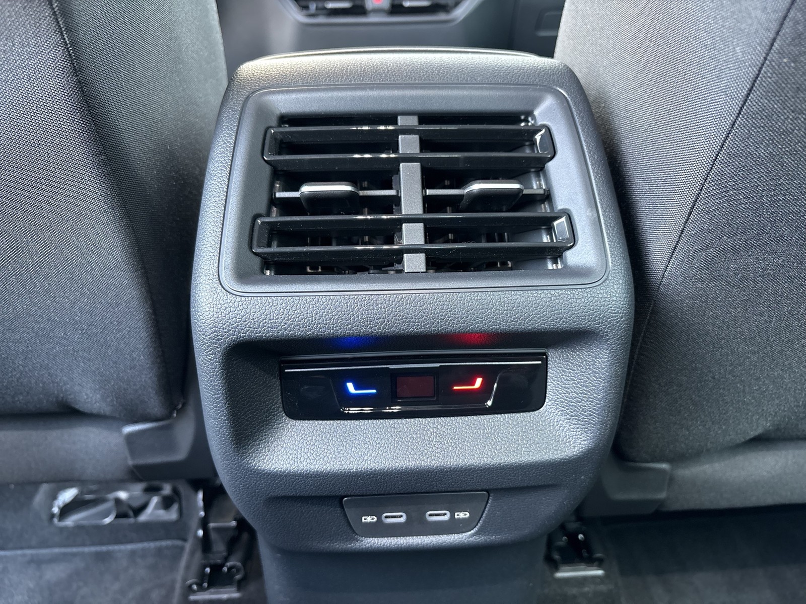 Volkswagen Tiguan 1.5 eTSI AHK CAM NAVI LM17 CARPLAY SITZHZ