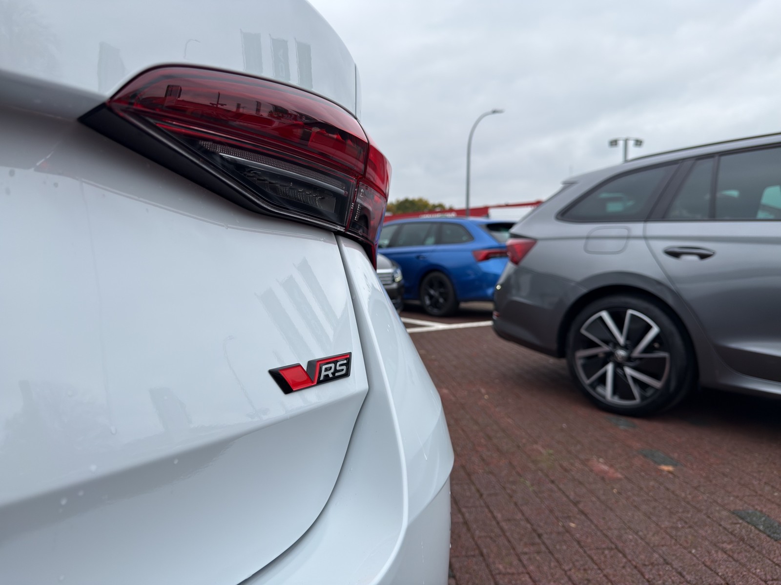 Skoda Octavia Combi 2.0 RS PANO AHK CAM ACC LM18 NAVI