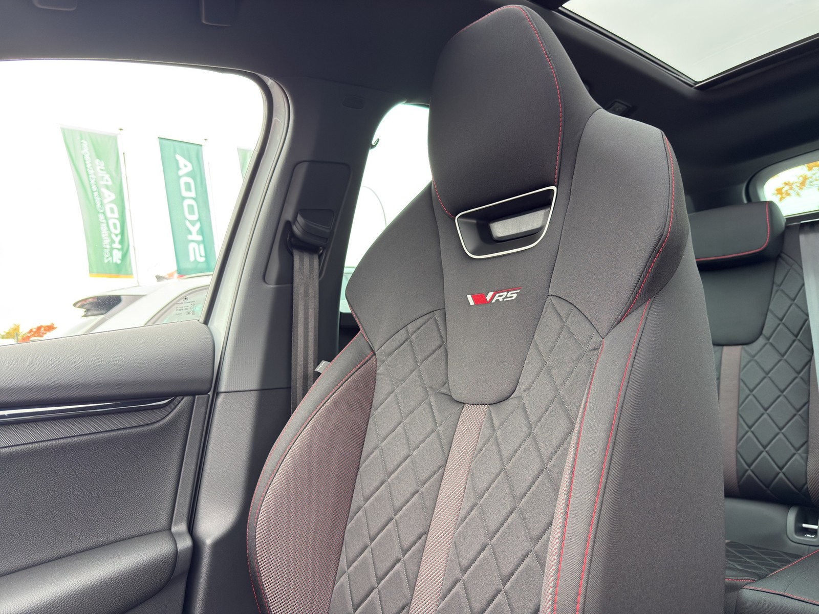 Skoda Octavia Combi 2.0 RS PANO AHK CAM ACC LM18 NAVI