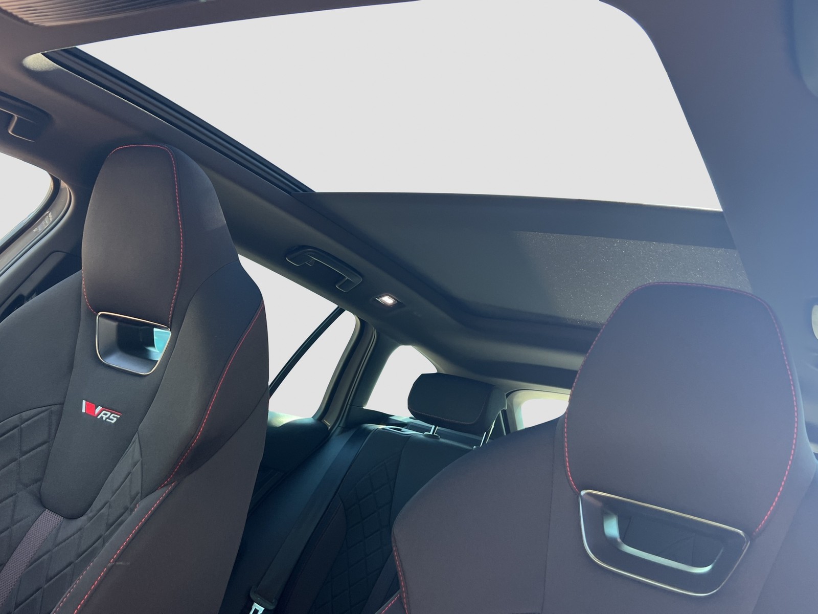 Skoda Octavia Combi 2.0 RS PANO AHK CAM ACC LM18 NAVI