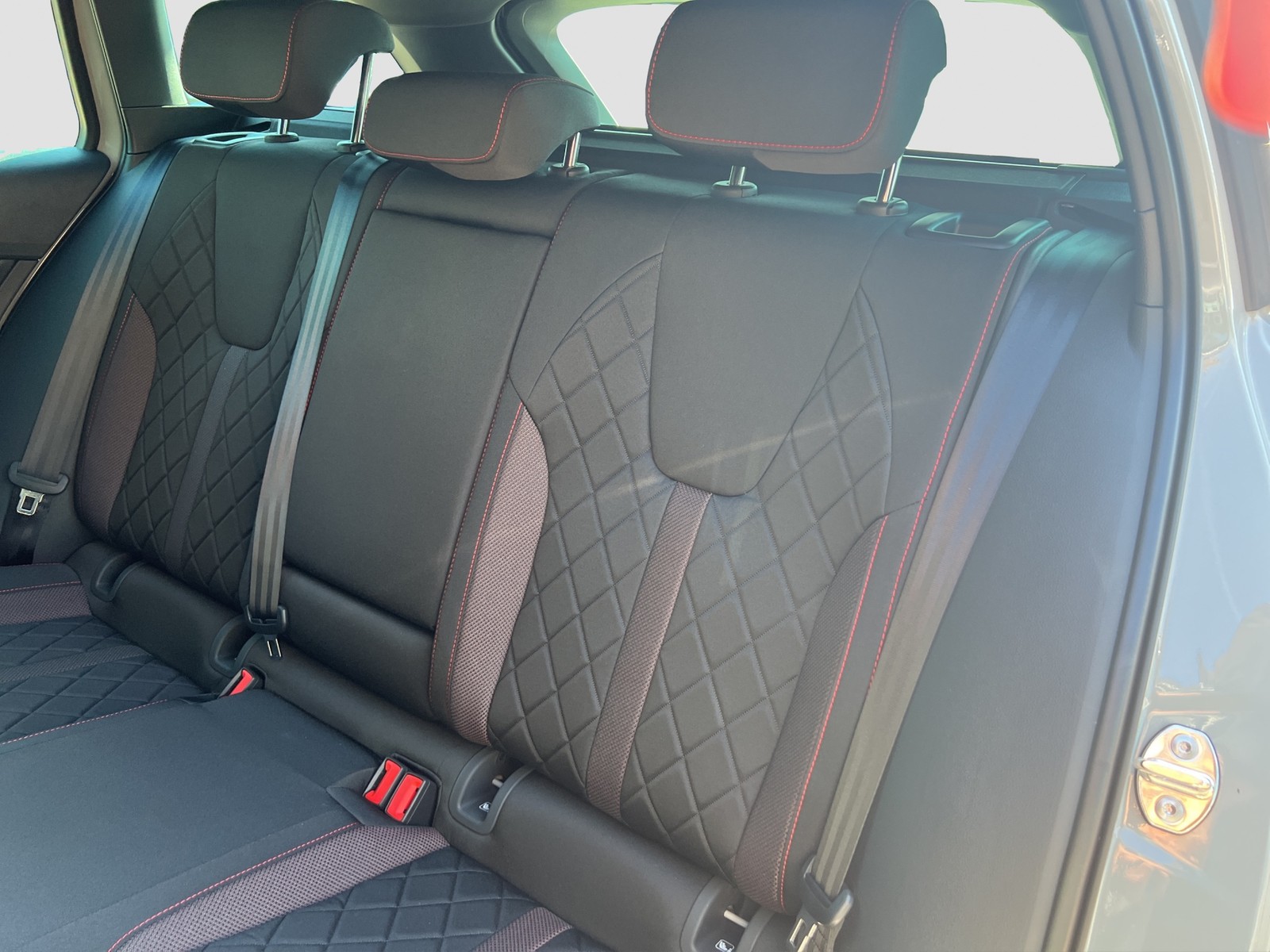 Skoda Octavia Combi 2.0 RS PANO AHK CAM ACC LM18 NAVI