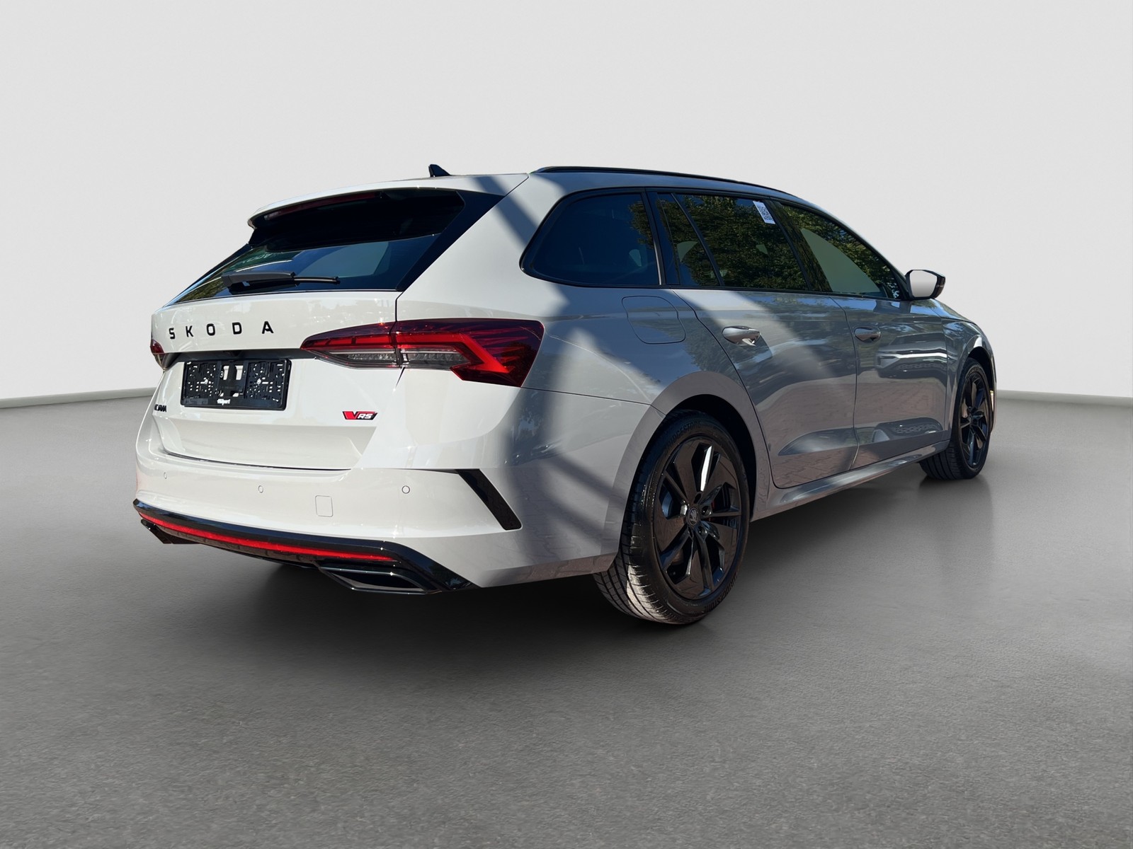 Skoda Octavia Combi 2.0 RS PANO AHK CAM ACC LM18 NAVI