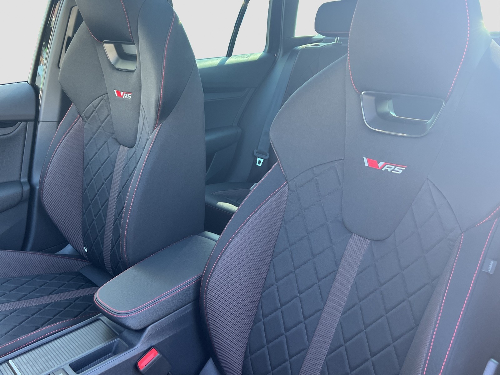 Skoda Octavia Combi 2.0 RS PANO AHK CAM ACC LM18 NAVI