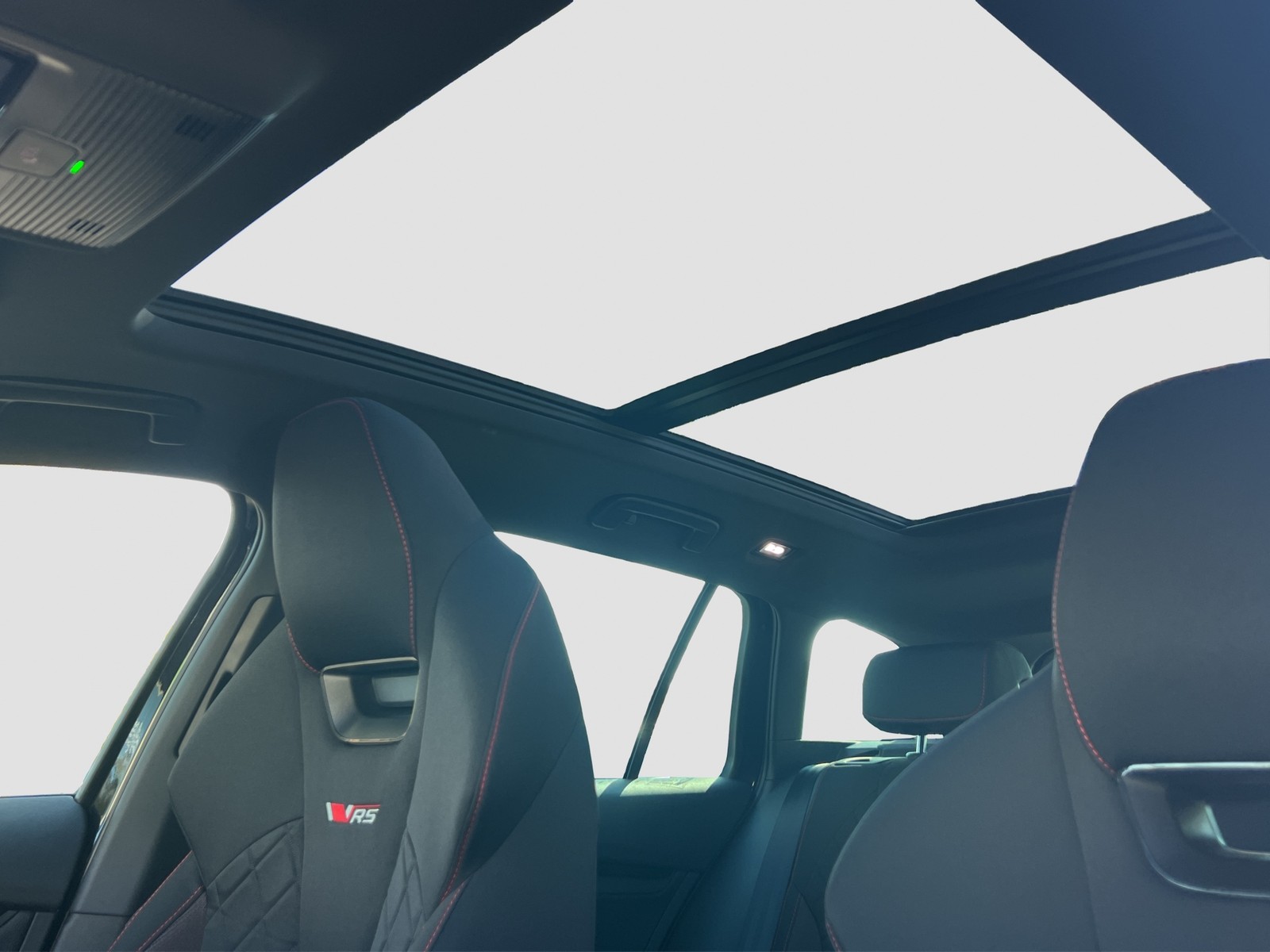 Skoda Octavia Combi 2.0 RS PANO AHK CAM ACC LM18 NAVI