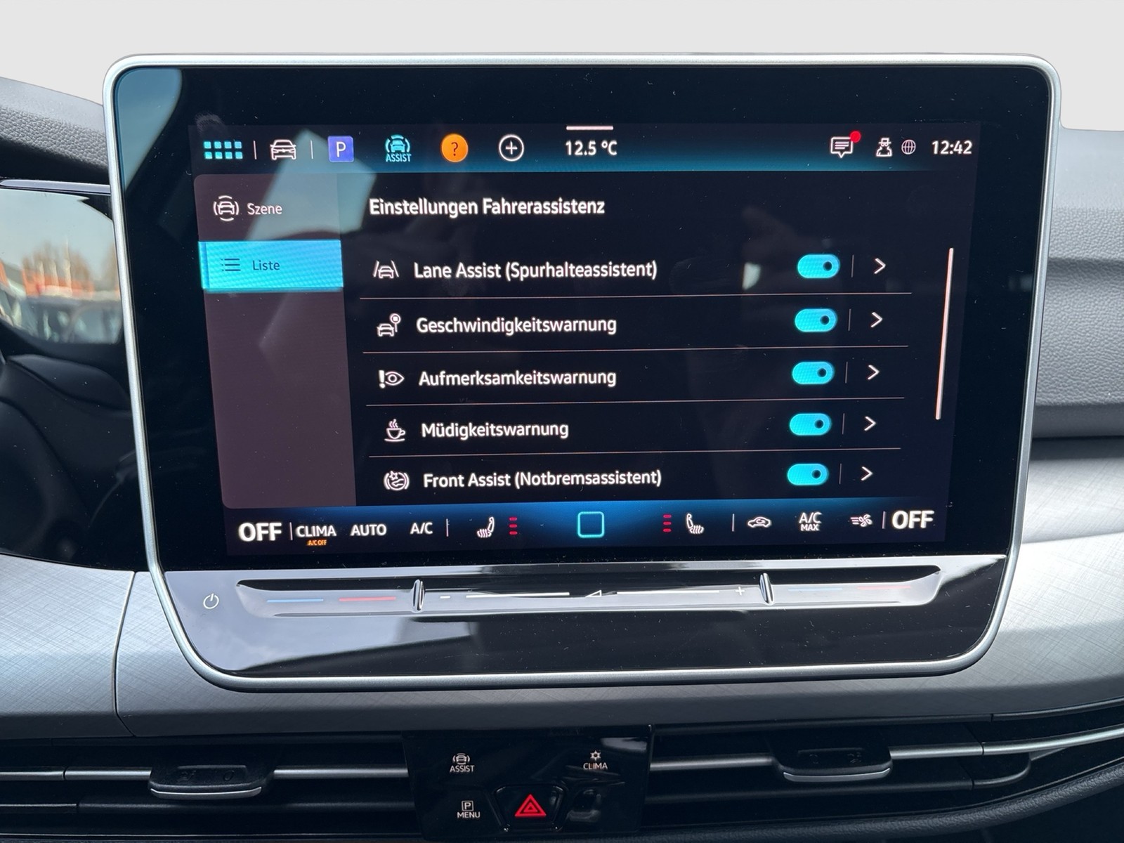 Volkswagen Golf VIII 1.5 eTSI LIFE FACELIFT ACC CARPLAY ALU