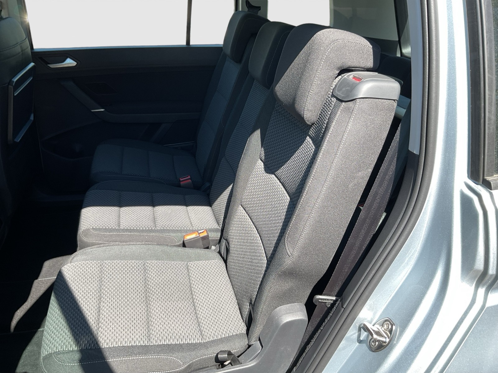 Volkswagen Touran 2.0 COMFORTLINE 7SITZE ACC ALU EINPARKH.