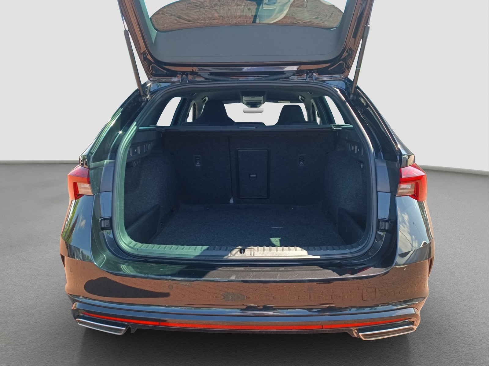 Skoda Octavia Combi 2.0 RS AHK LM18 NAVICOLUMBUS