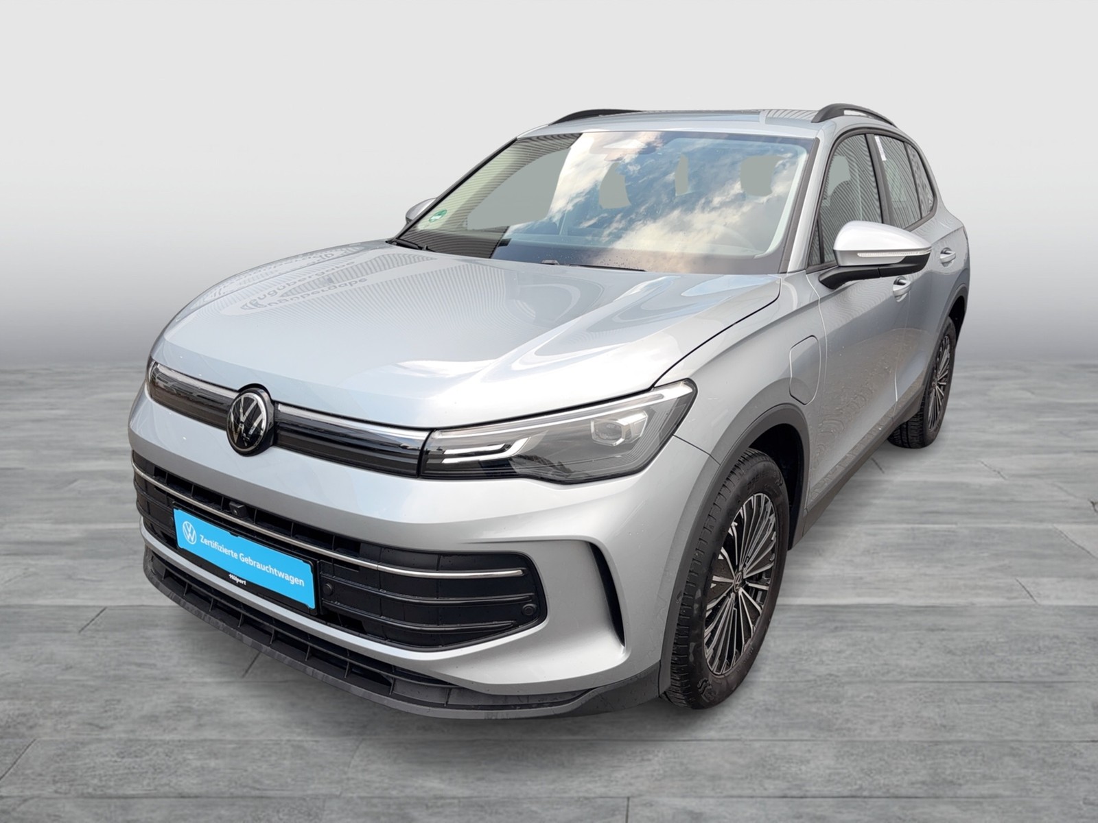 Volkswagen Tiguan 1.5 HYBRID LIFE NEUES MODELL AHK 360°CAM