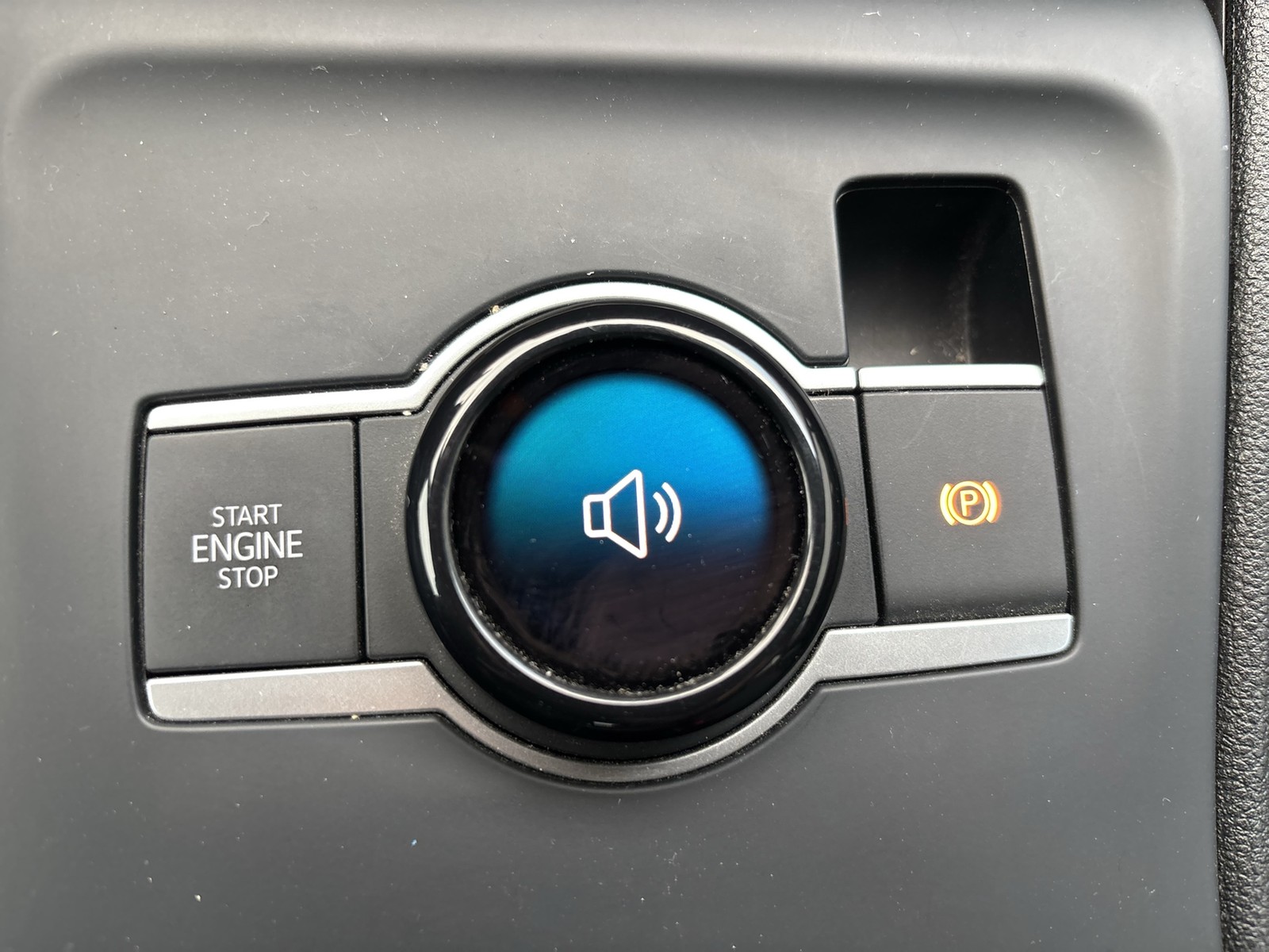 Volkswagen Tiguan 1.5 HYBRID LIFE NEUES MODELL AHK 360°CAM