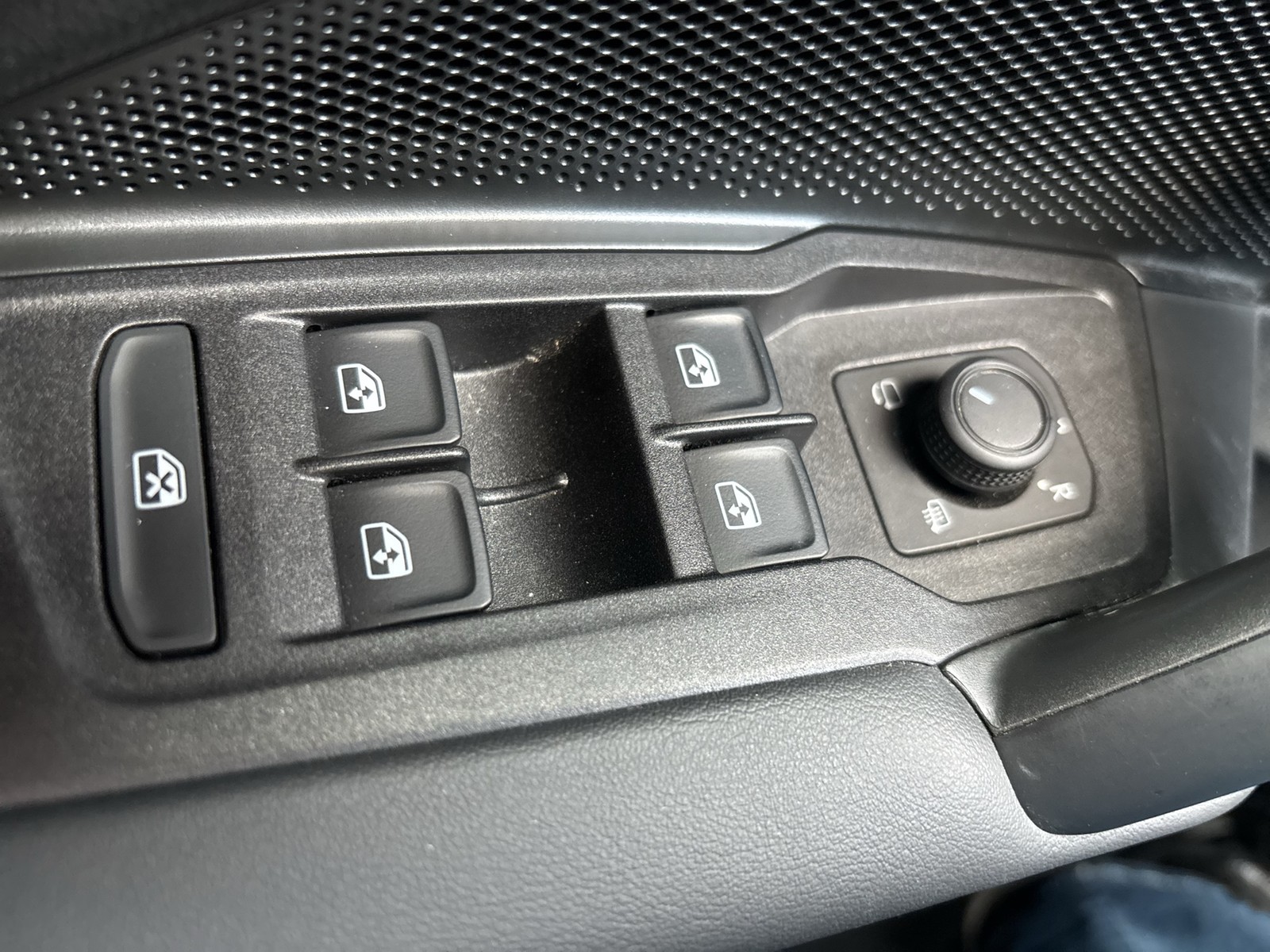 Volkswagen Tiguan 1.5 HYBRID LIFE NEUES MODELL AHK 360°CAM