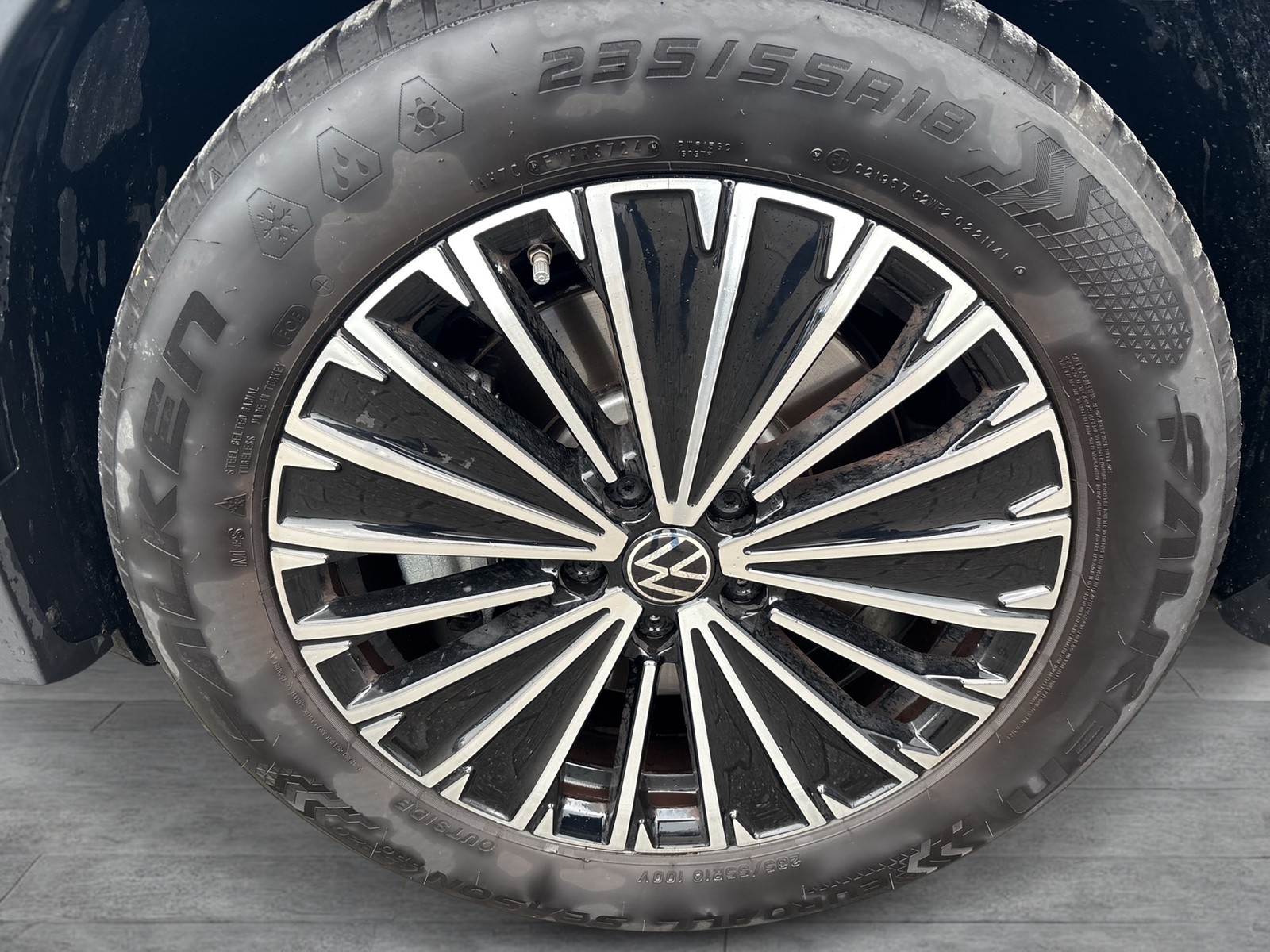 Volkswagen Tiguan 1.5 HYBRID LIFE NEUES MODELL AHK 360°CAM