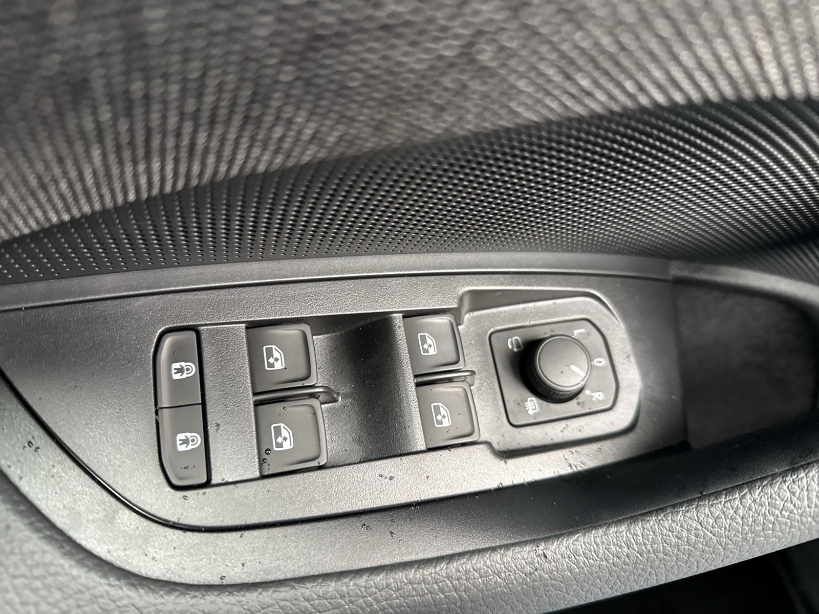 Skoda Kodiaq 2.0 SELECTION 4X4 7SITZE AHK CAM ACC NAVI