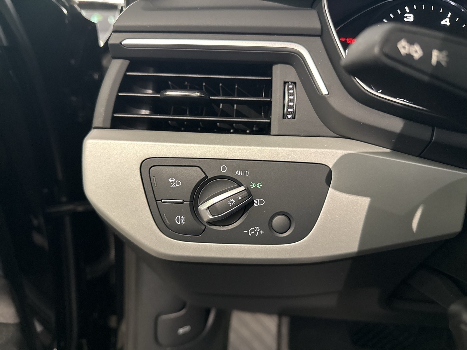 Audi A4 Avant 35 advanced NAVI+ ALU17 SITZHEIZUNG