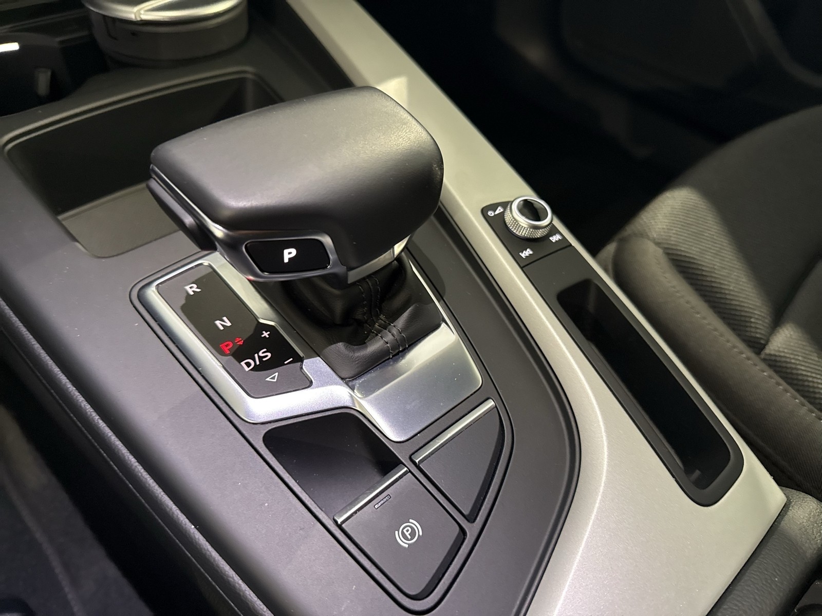 Audi A4 Avant 35 advanced NAVI+ ALU17 SITZHEIZUNG