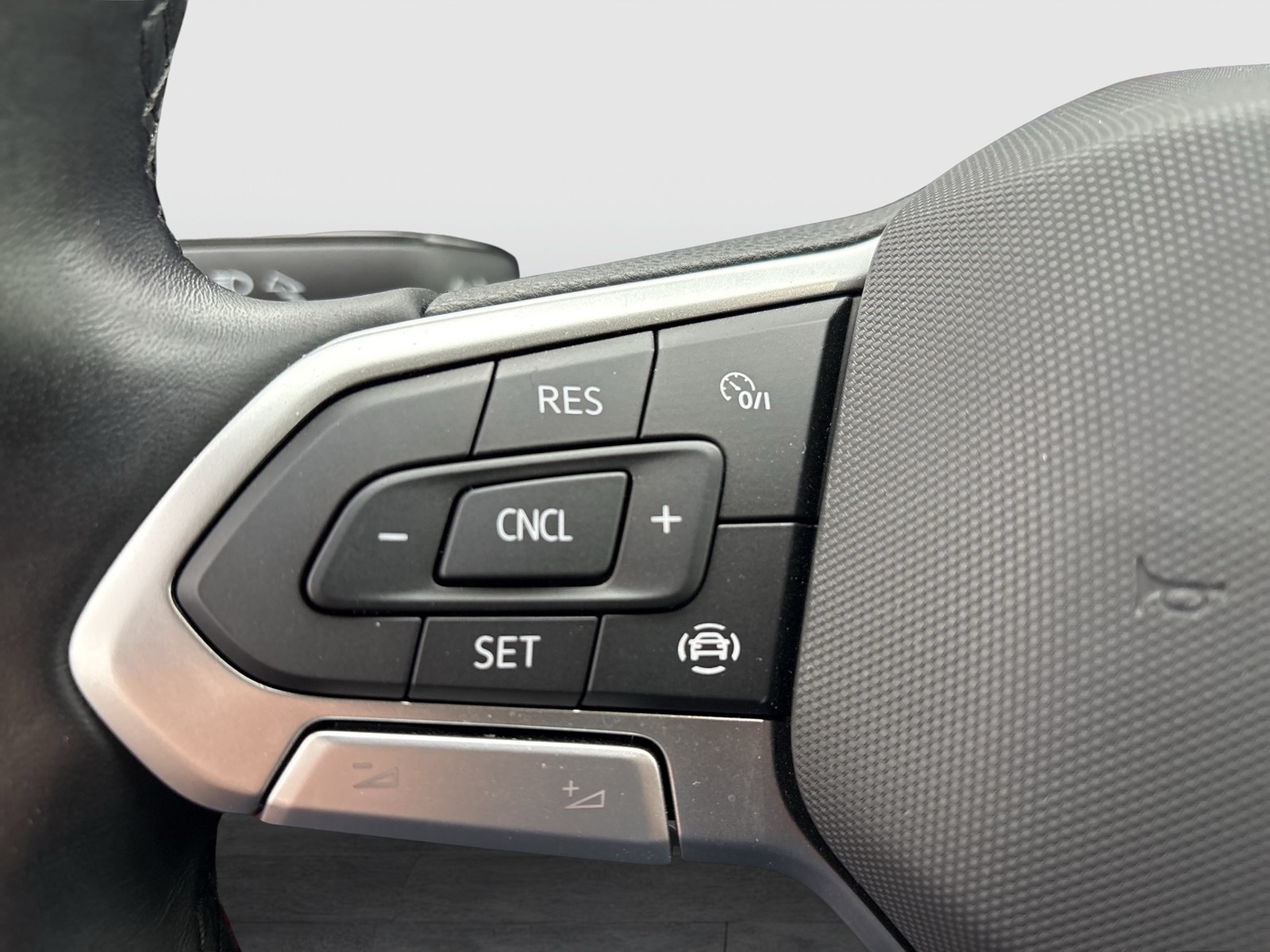 Volkswagen Taigo 1.0 MOVE CAM LM17 NAVI CARPLAY SITZHEIZUNG