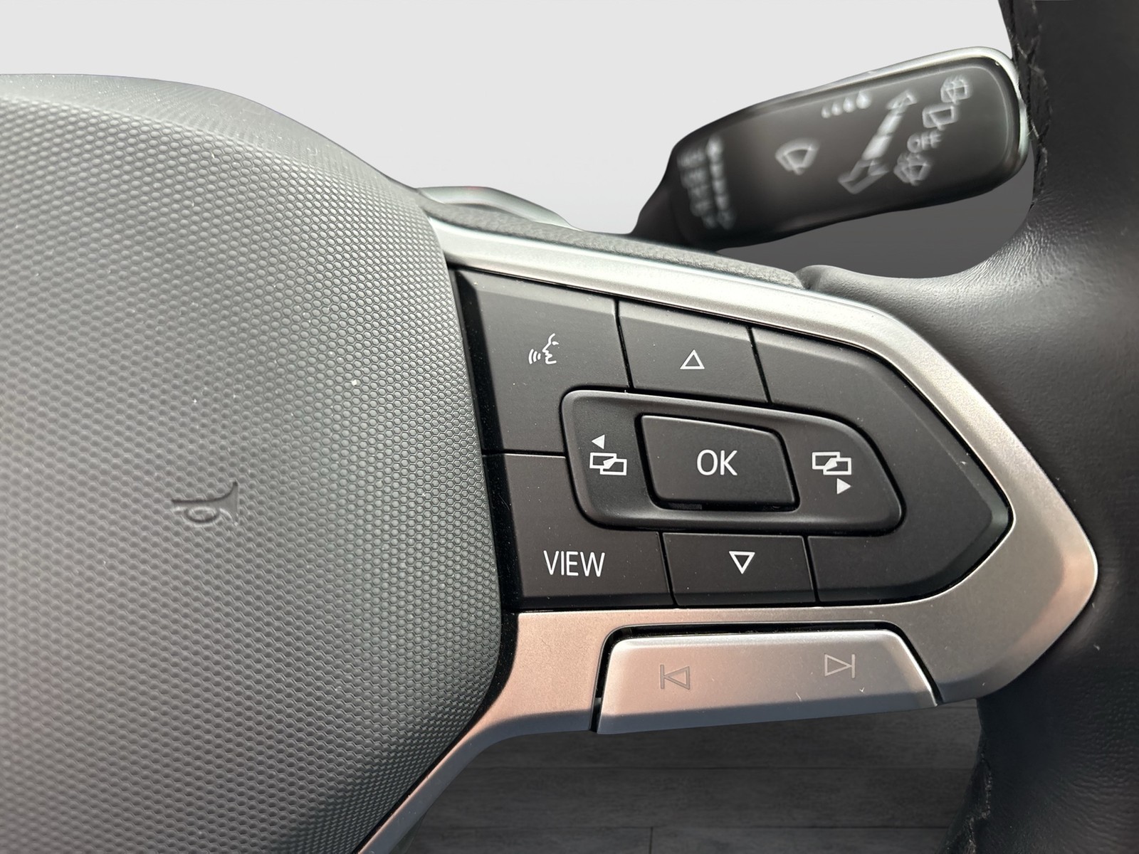 Volkswagen Taigo 1.0 MOVE CAM LM17 NAVI CARPLAY SITZHEIZUNG