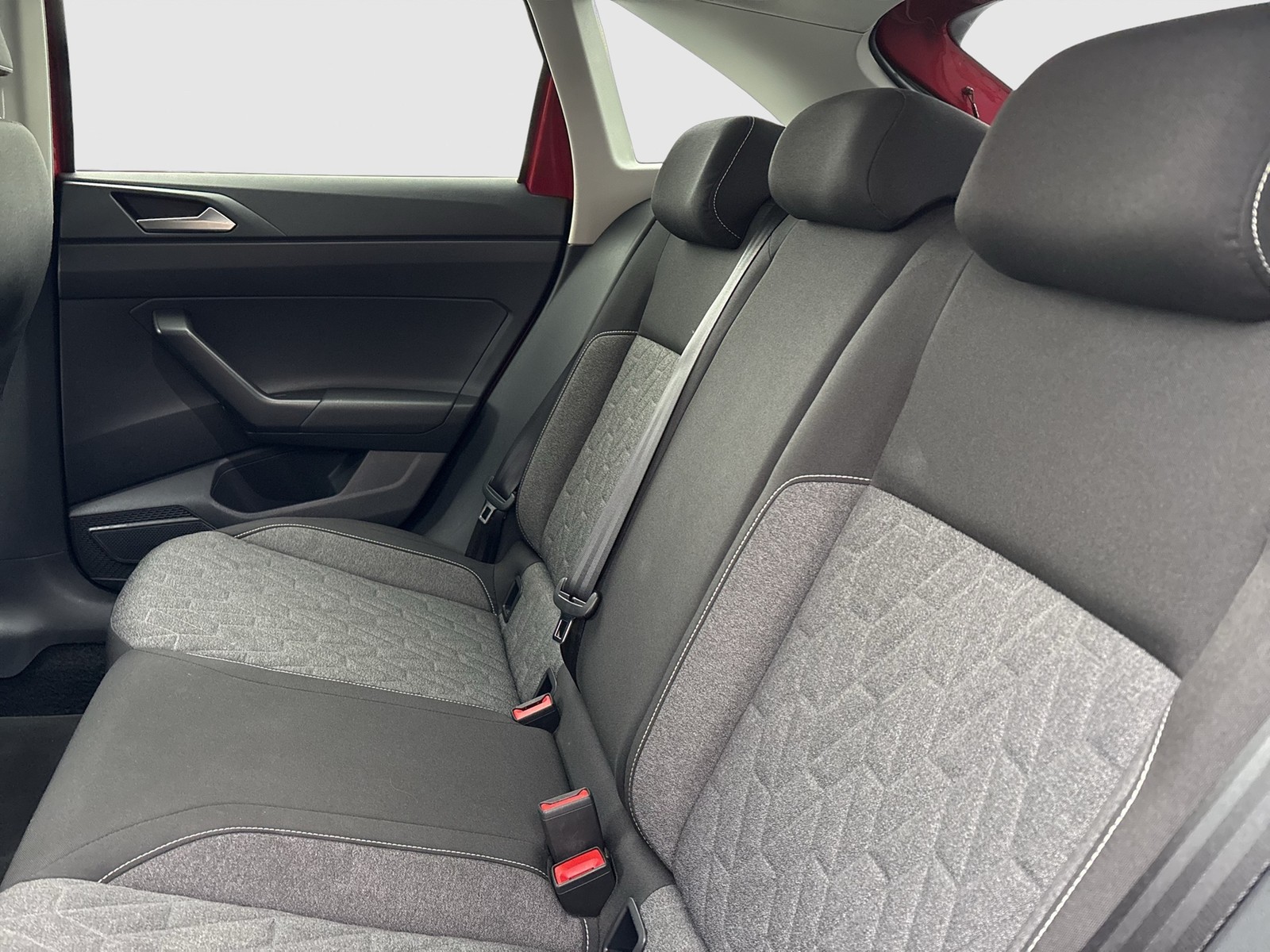 Volkswagen Taigo 1.0 MOVE CAM LM17 NAVI CARPLAY SITZHEIZUNG