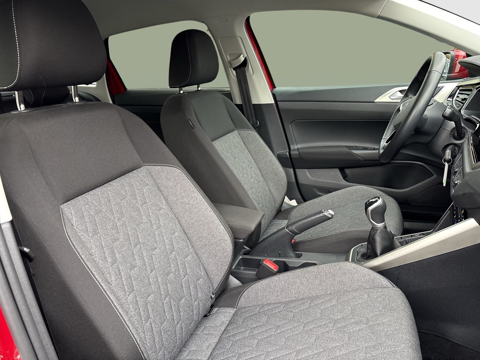 Volkswagen Taigo 1.0 MOVE CAM LM17 NAVI CARPLAY SITZHEIZUNG