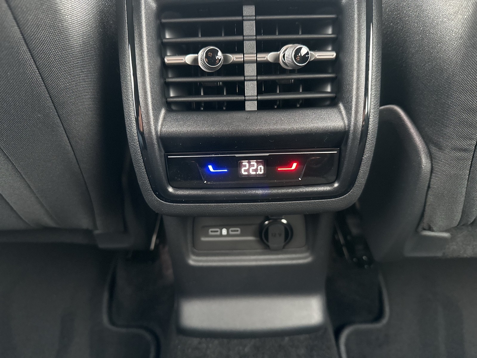 Skoda Kodiaq 2.0 SELECTION 4X4 7SITZE AHK CAM ACC NAVI