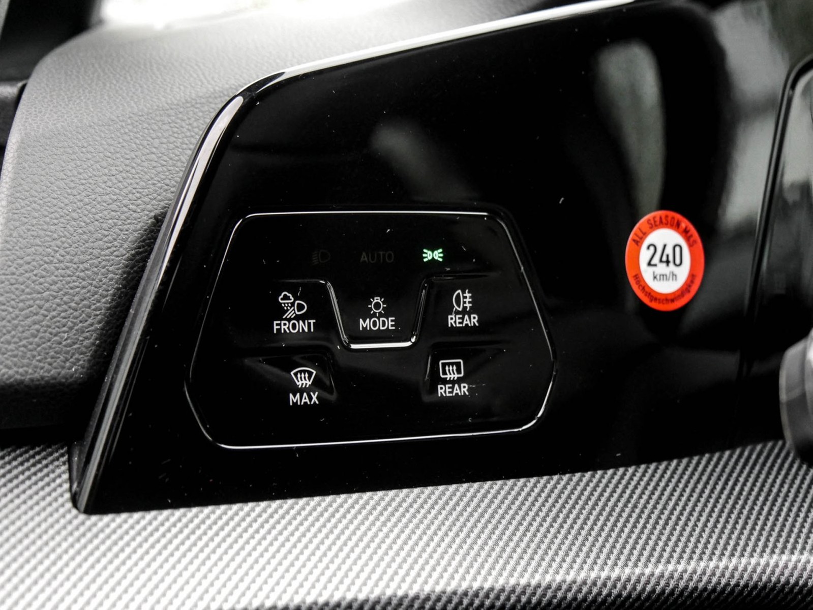 Volkswagen Golf Variant VIII 1.5 R-LINE FACELIFT CAM ACC