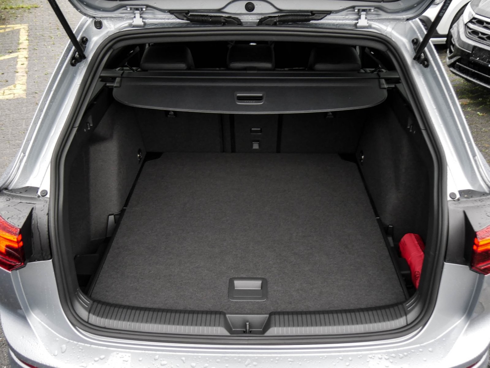 Volkswagen Golf Variant VIII 1.5 R-LINE FACELIFT CAM ACC