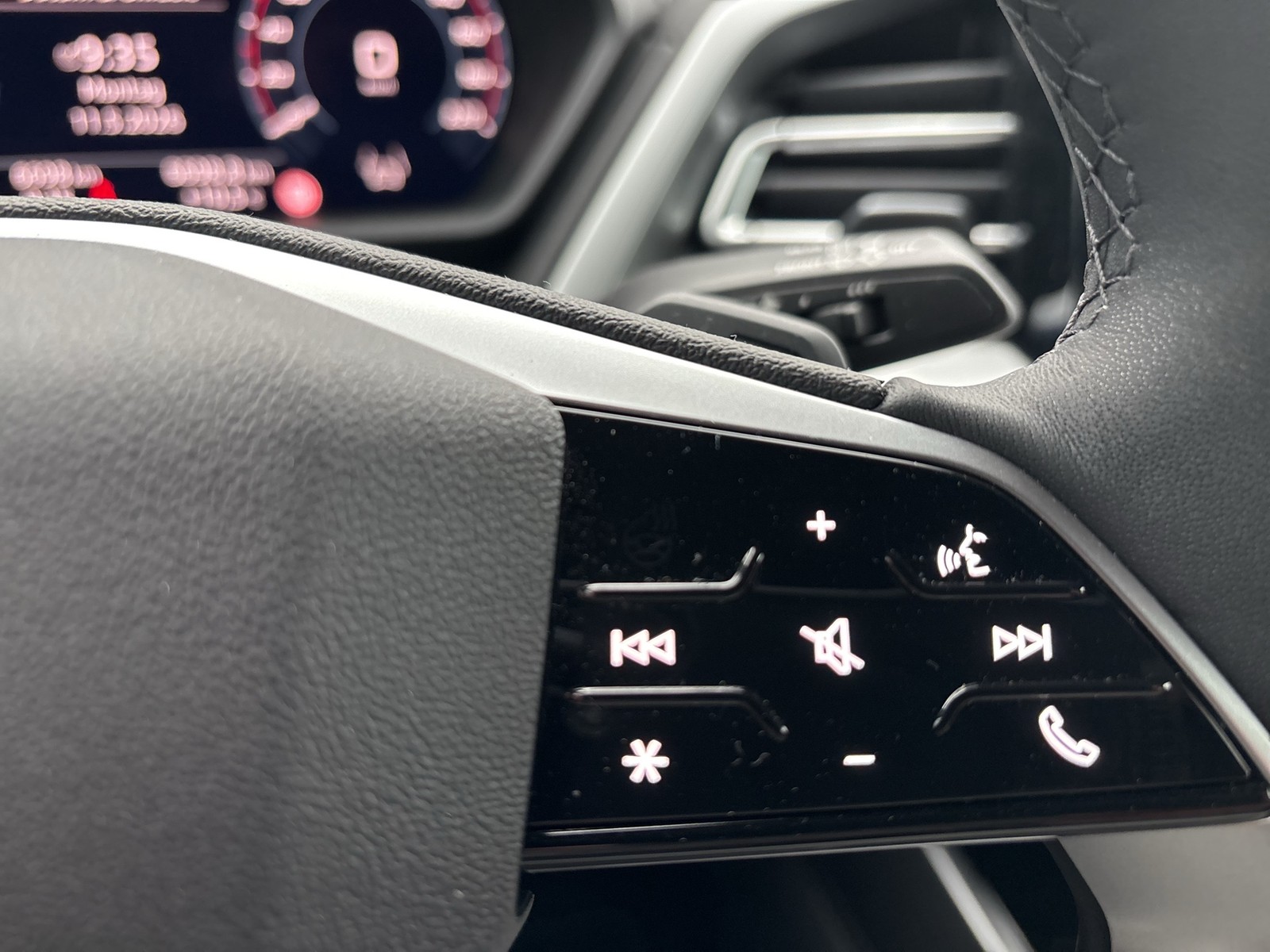 Audi Q4 e-tron 45 S LINE LM20 E-KLAPPE NAVI+ CARPLAY