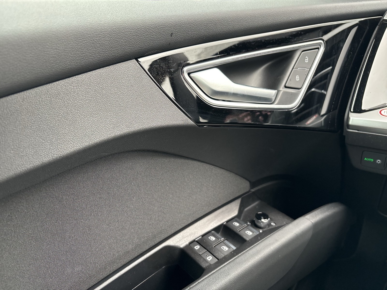 Audi Q4 e-tron 45 S LINE LM20 E-KLAPPE NAVI+ CARPLAY