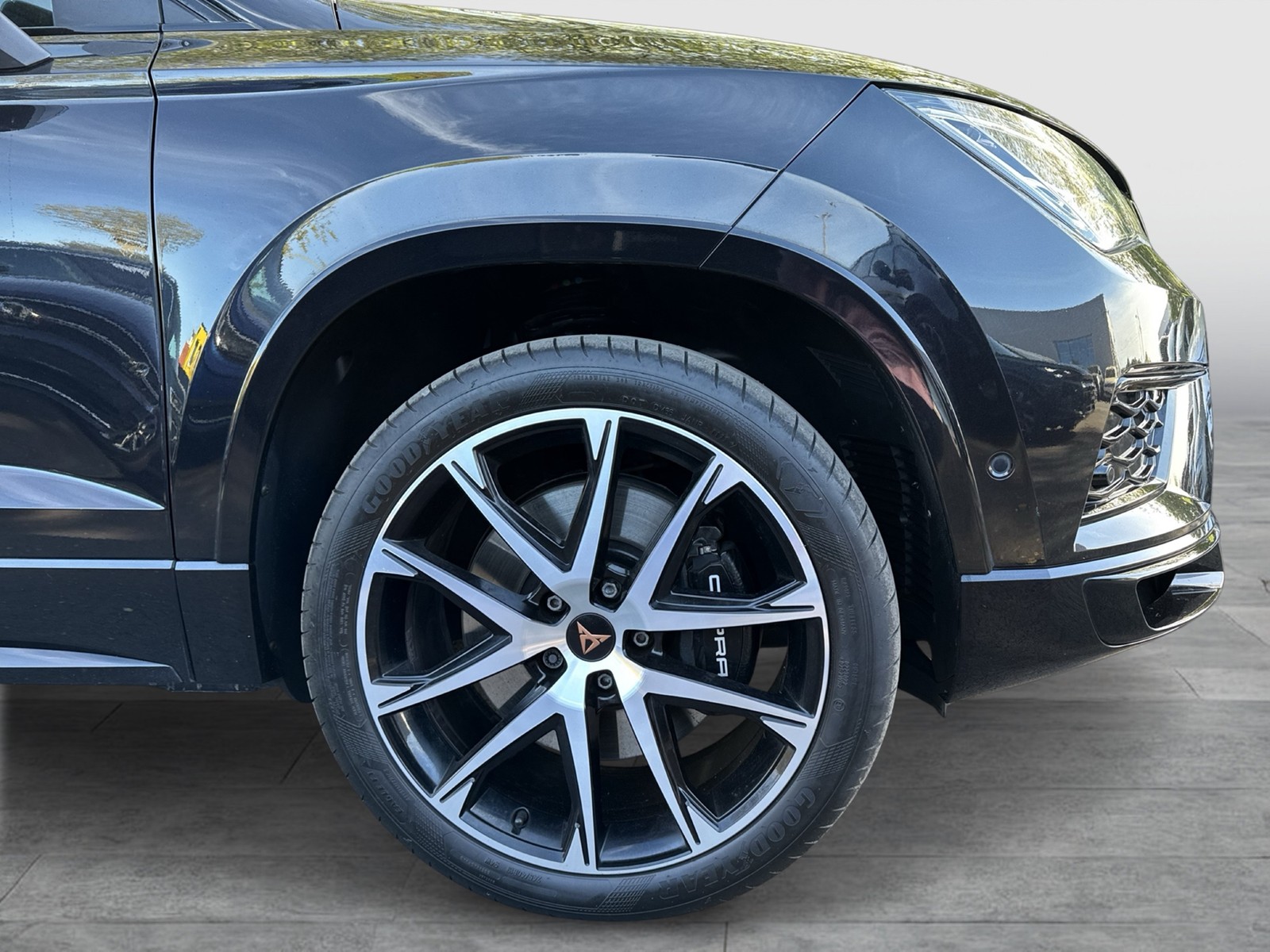 Cupra Ateca 2.0 4X4 PANO AHK 360°CAM ALU19 eKLAPPE NAVI