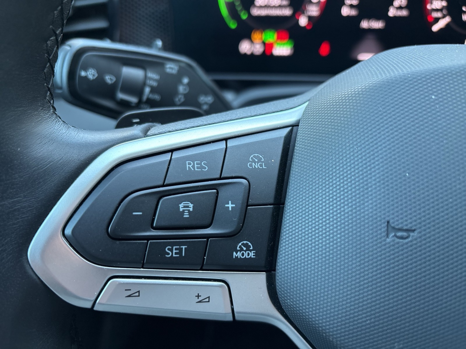 Volkswagen Passat Variant 1.5 HYBRID BUSINESS AHK CAM ACC