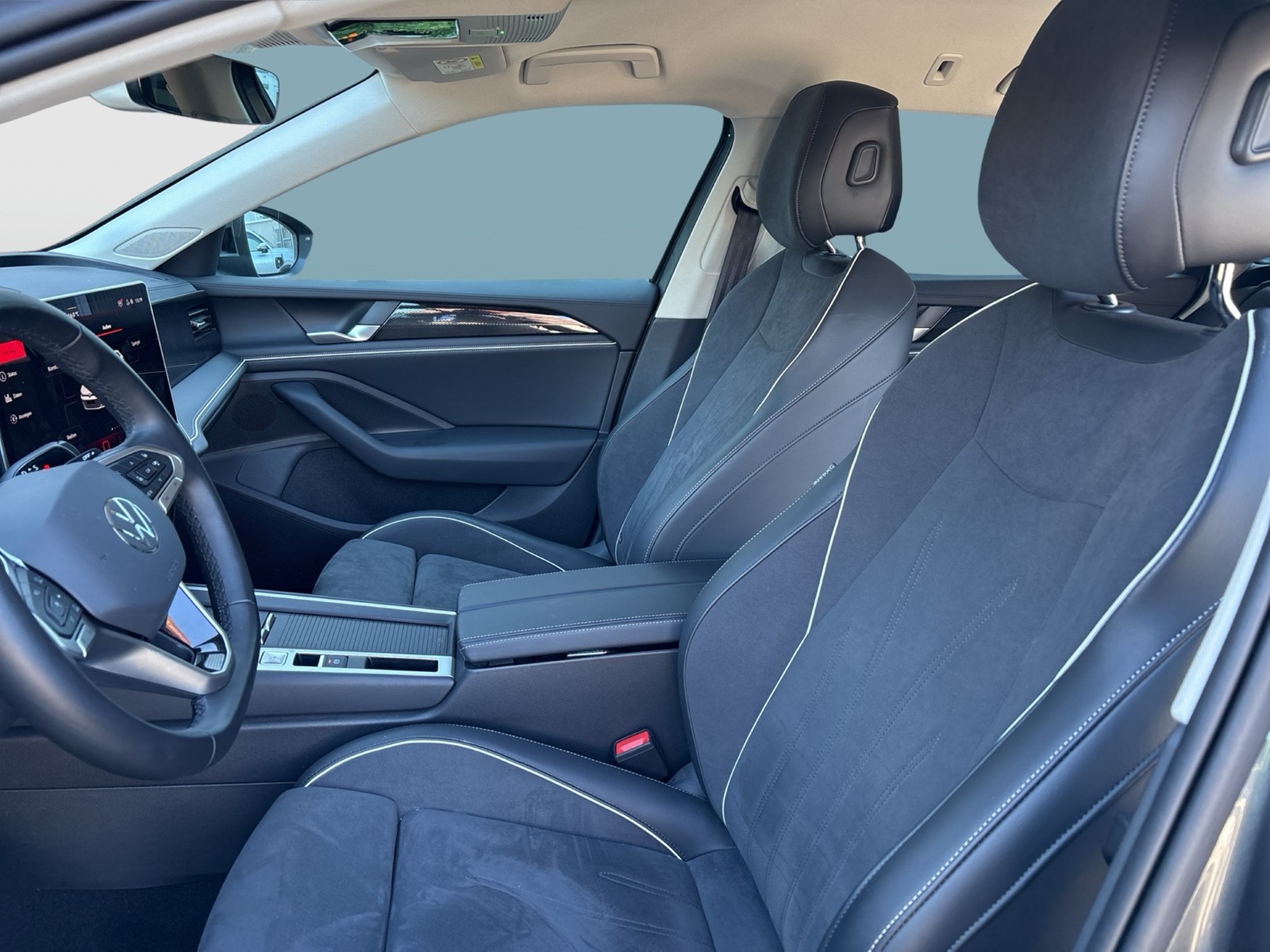 Volkswagen Passat Variant 1.5 HYBRID BUSINESS AHK CAM ACC