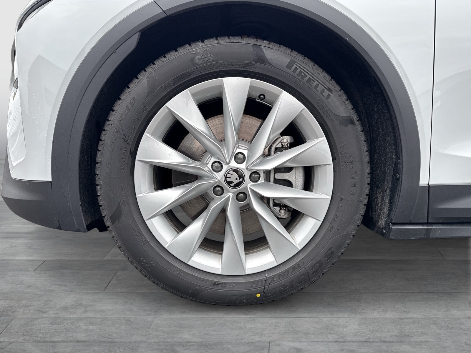 Skoda Elroq 85 Sportline AHK ACC HuD NAV 360 Grad