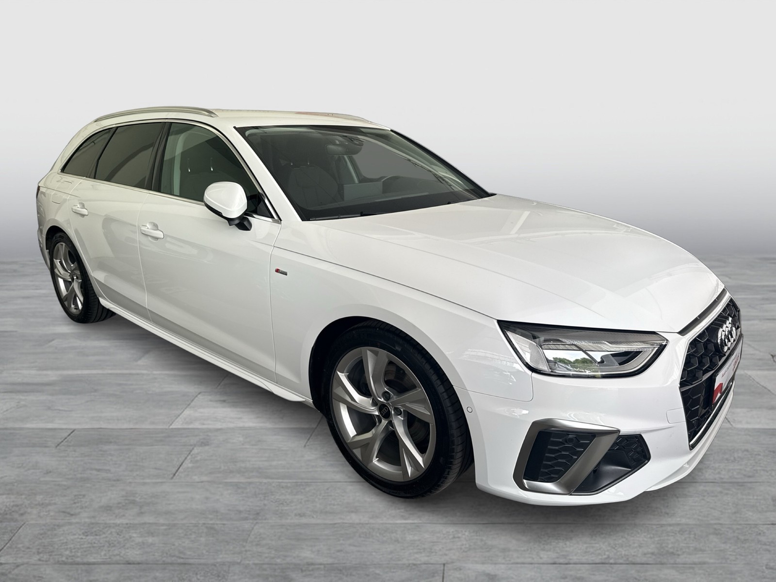 Audi A4 Avant 35 S LINE AHK ALU18 eKLAPPE NAVI+