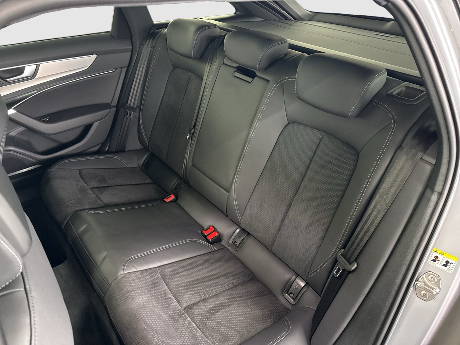 Audi A6 Avant 55 Q. HYBRID S LINE PANO AHK B&O