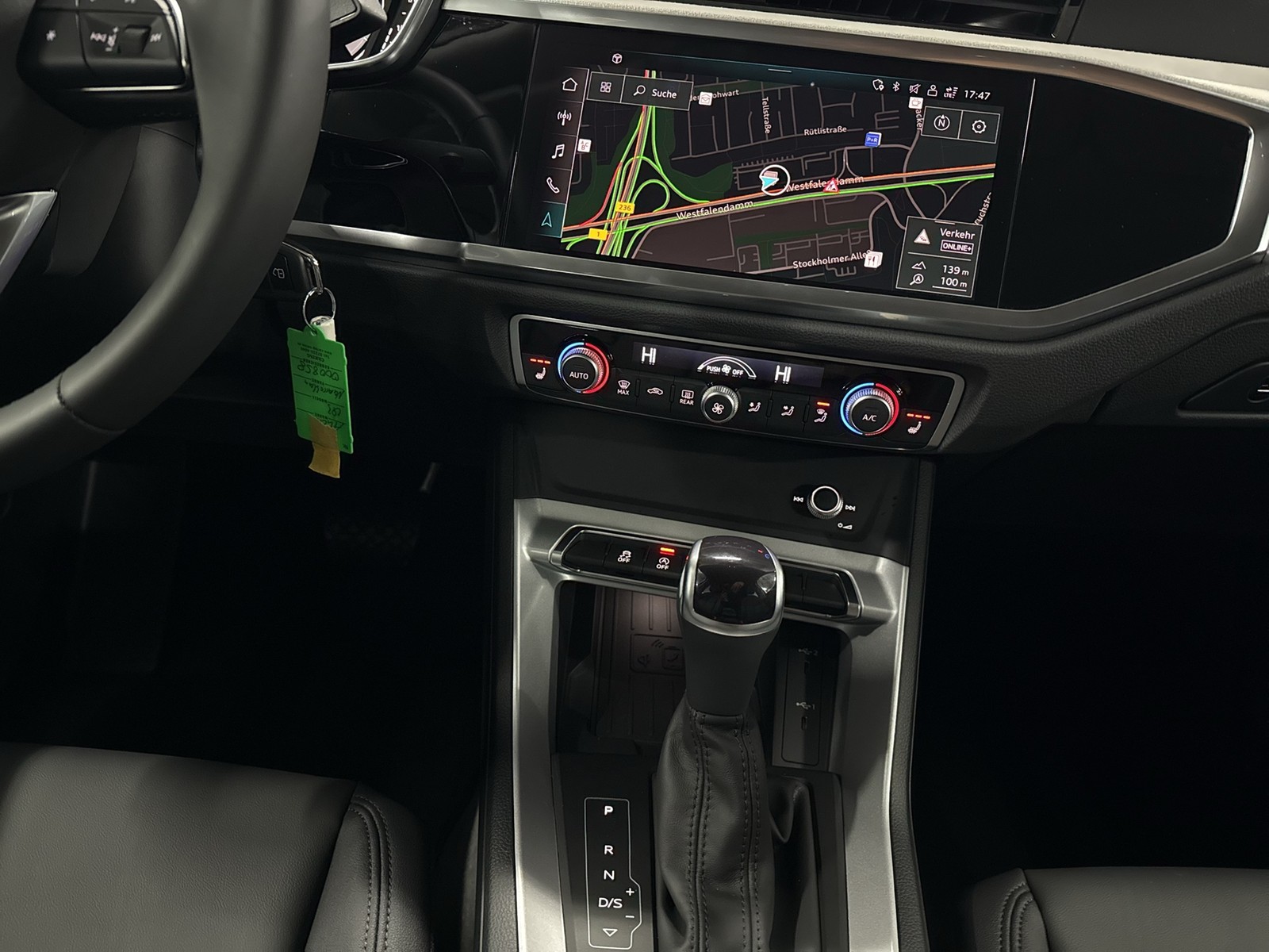 Audi Q3 35 PANO KAMERA ALU18 eKLAPPE NAVI+ SITZHEIZ.