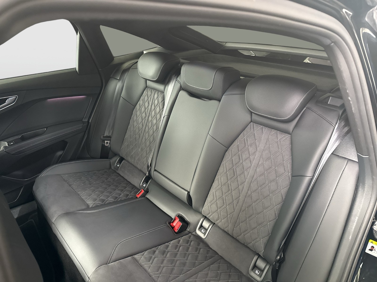 Audi Q4 Sportback 55 e-tron quattro +editionSLine+AHK+Pano+Assistenzpaket+