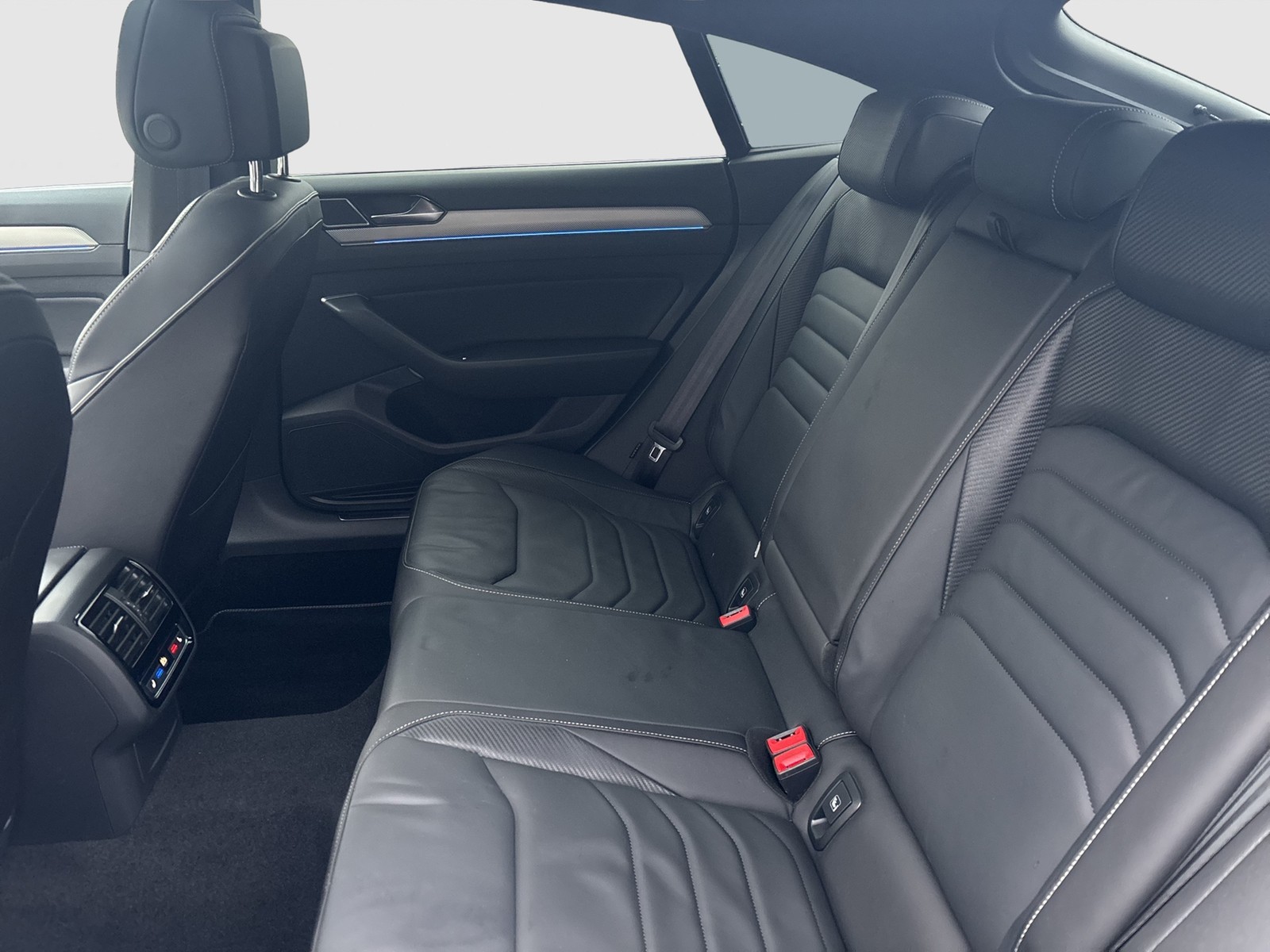 Volkswagen Arteon 2.0 R-Line ALU19 LEDER PANO SOUND 4X4