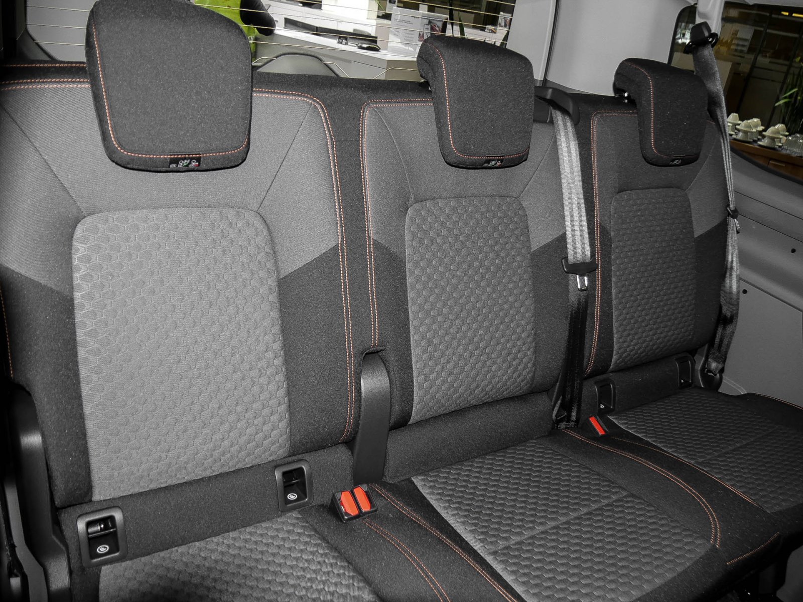 Volkswagen T7 Caravelle PANAMERICANA LED PANO AHK LM19