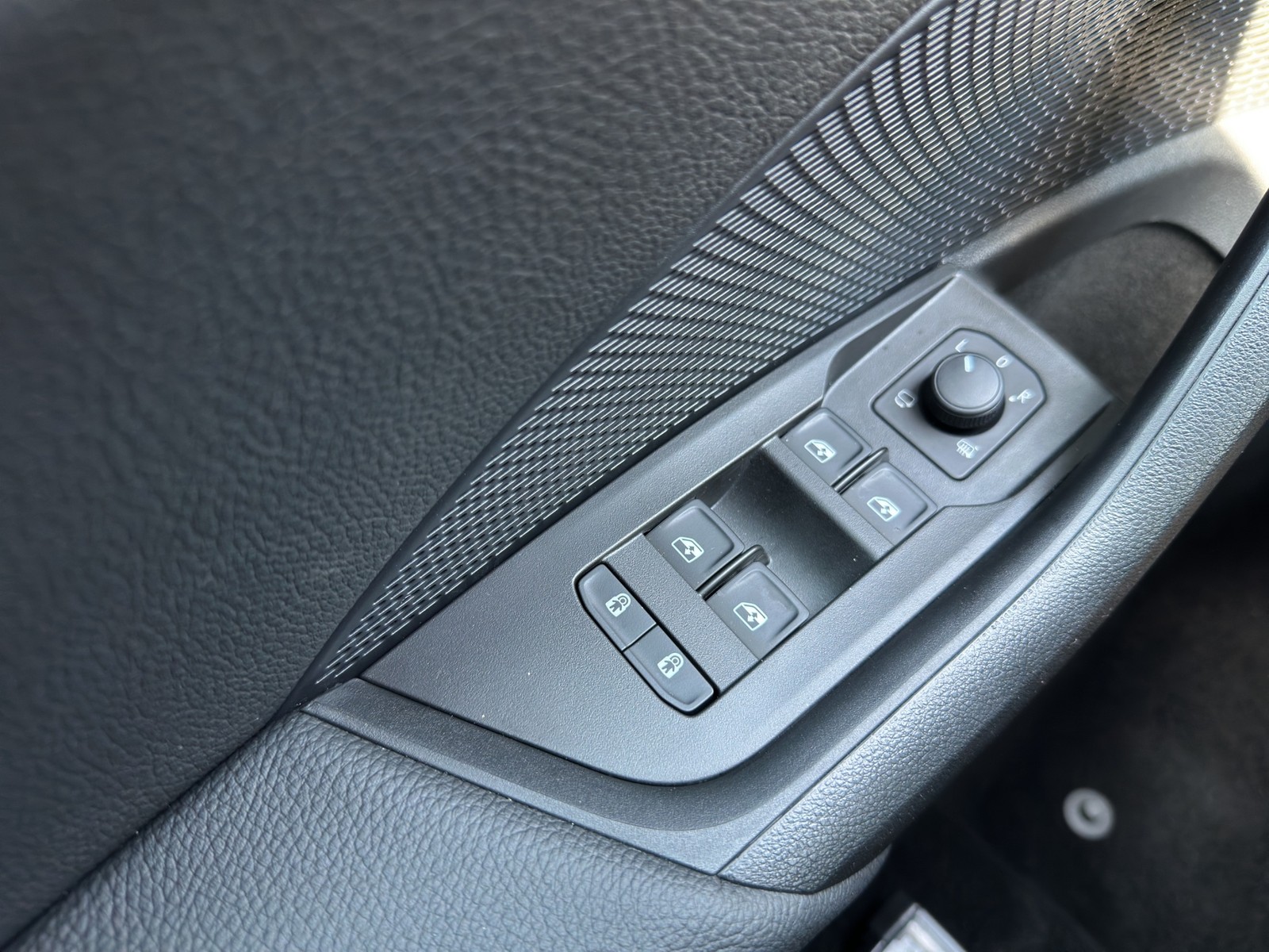Skoda Octavia Combi 1.5 e-TEC SELECTION CAM ACC NAVI
