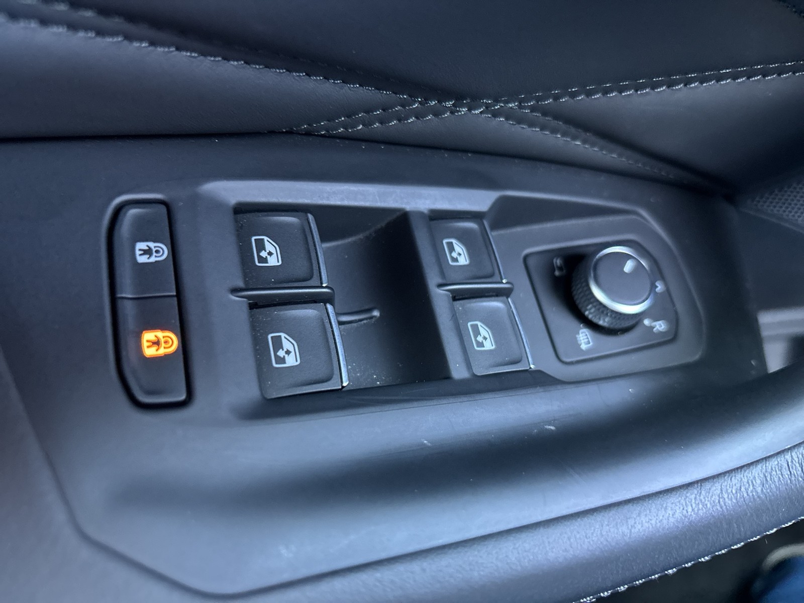 Volkswagen Touareg HYBRID R NEUESMODELL PANO AHK 360CAM 21Z