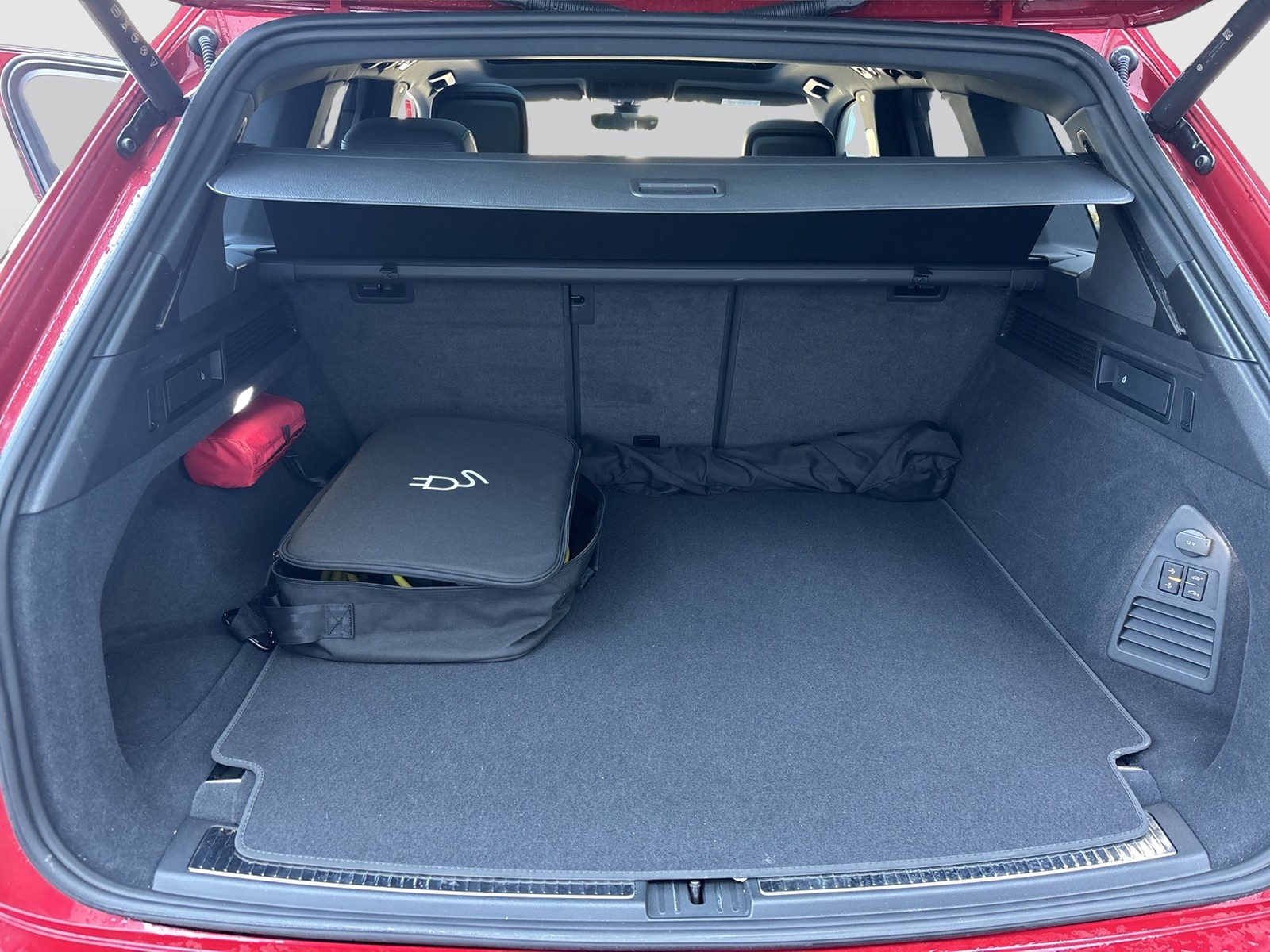 Volkswagen Touareg HYBRID R NEUESMODELL PANO AHK 360CAM 21Z