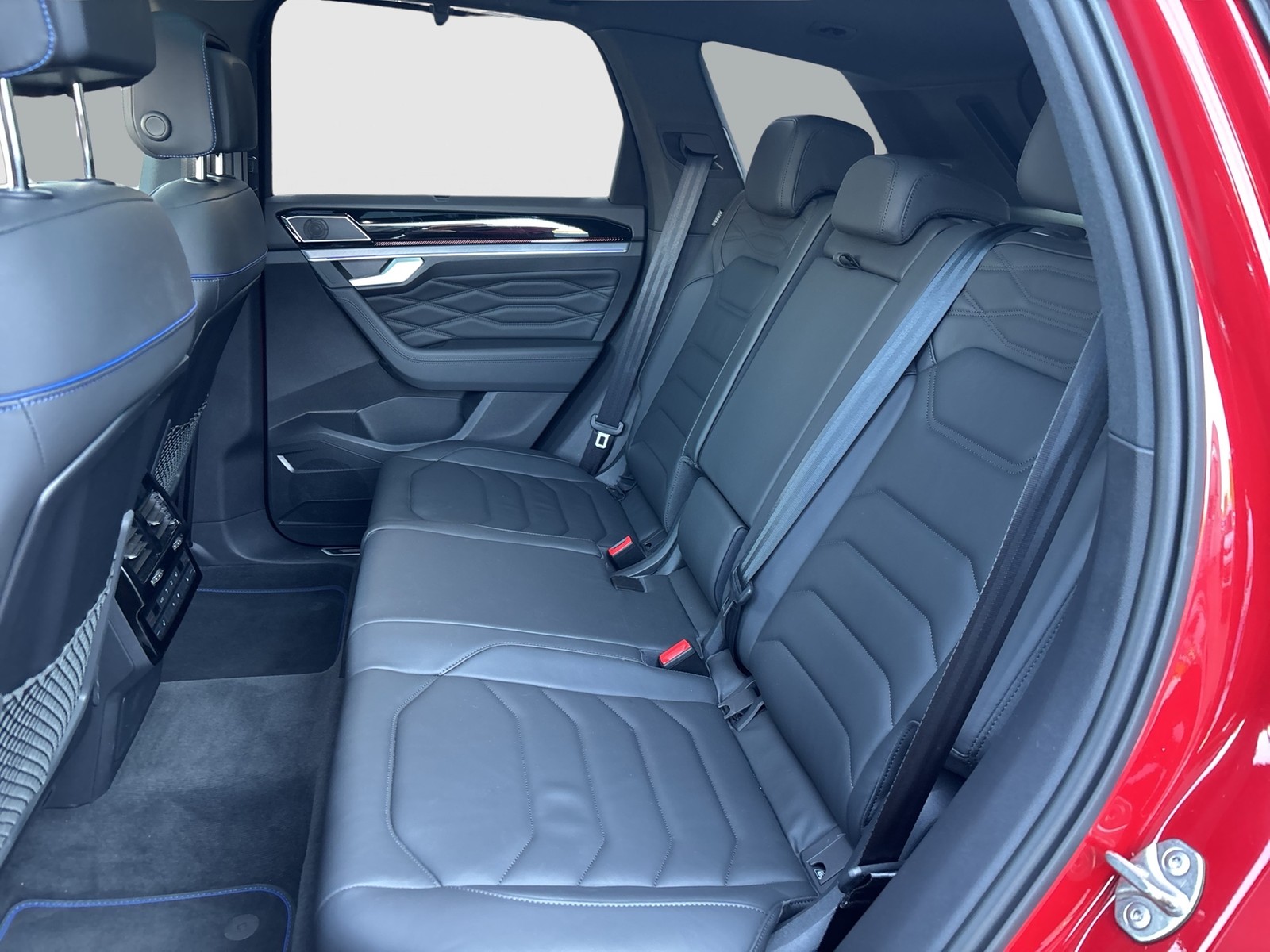 Volkswagen Touareg HYBRID R NEUESMODELL PANO AHK 360CAM 21Z