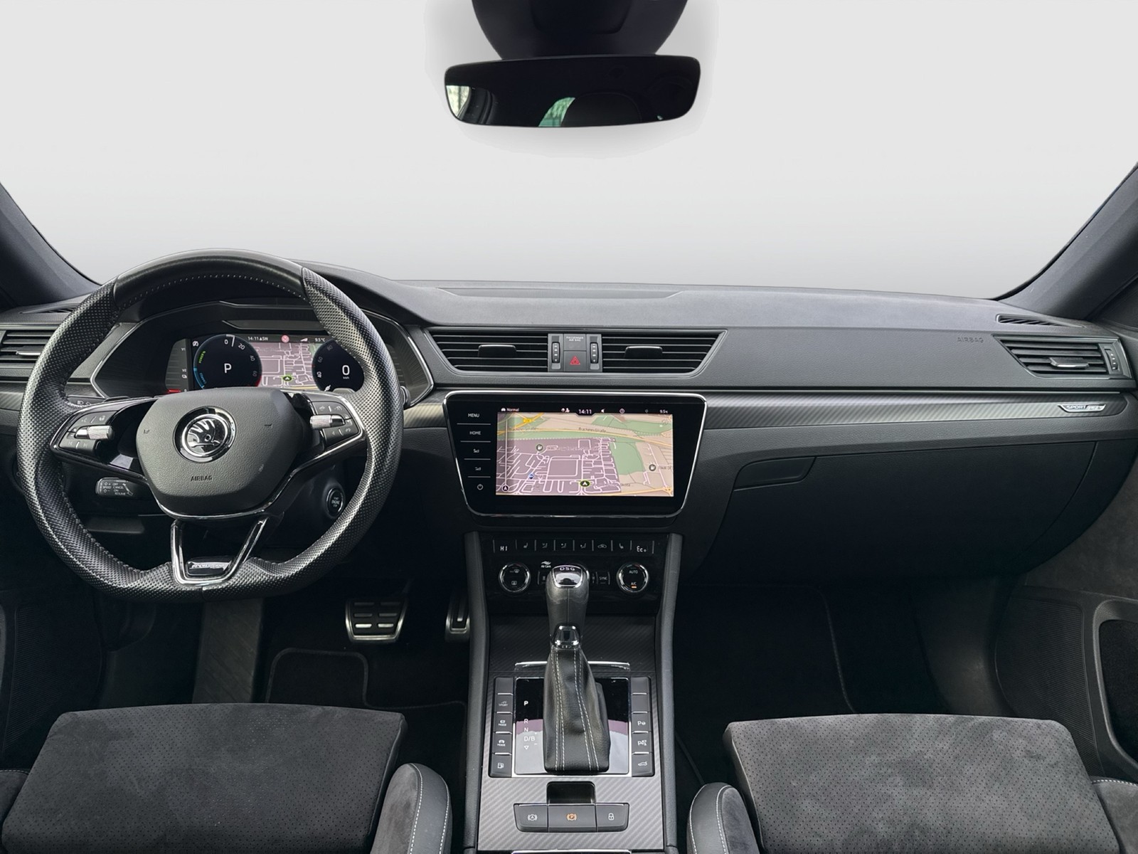 Skoda Superb Combi 1.4iV SPORTLINE STANDHZ 360CAM LM19