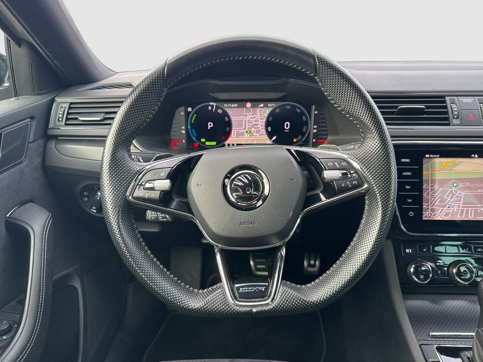 Skoda Superb Combi 1.4iV SPORTLINE STANDHZ 360CAM LM19