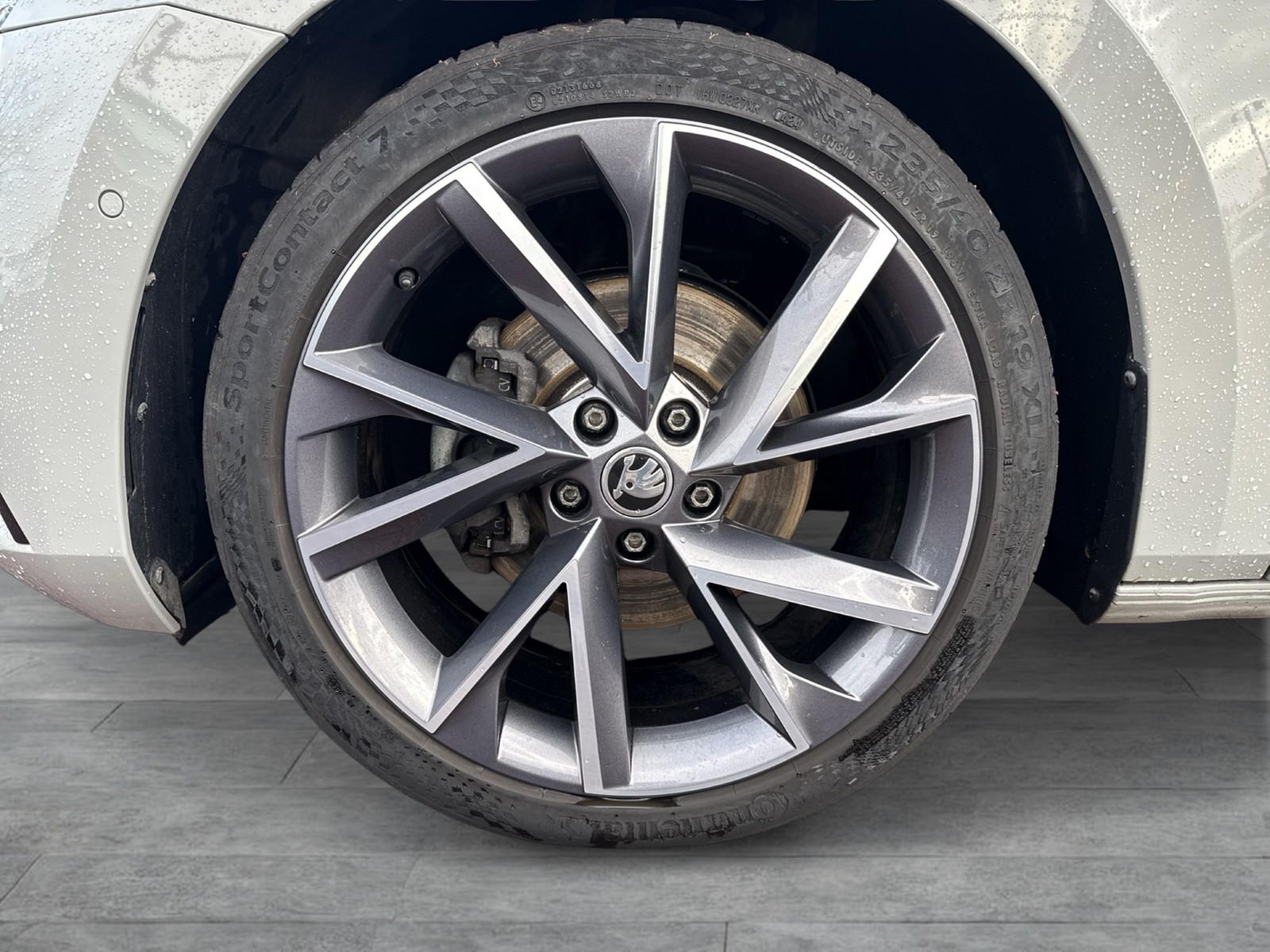 Skoda Superb Combi 1.4iV SPORTLINE STANDHZ 360CAM LM19