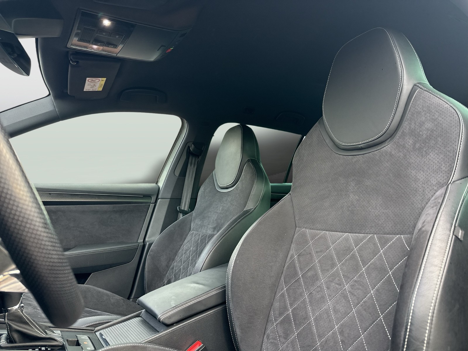 Skoda Superb Combi 1.4iV SPORTLINE STANDHZ 360CAM LM19