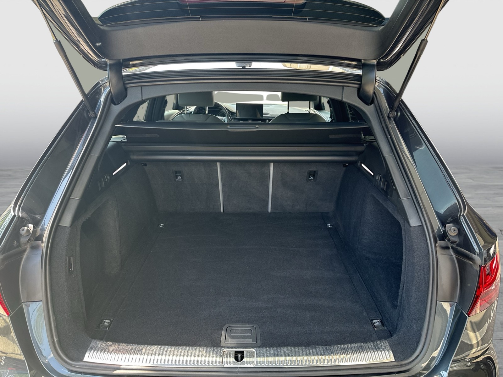 Audi A4 Allroad 45 Qu. AHK KAMERA ALU19 eKLAPPE NAVI+