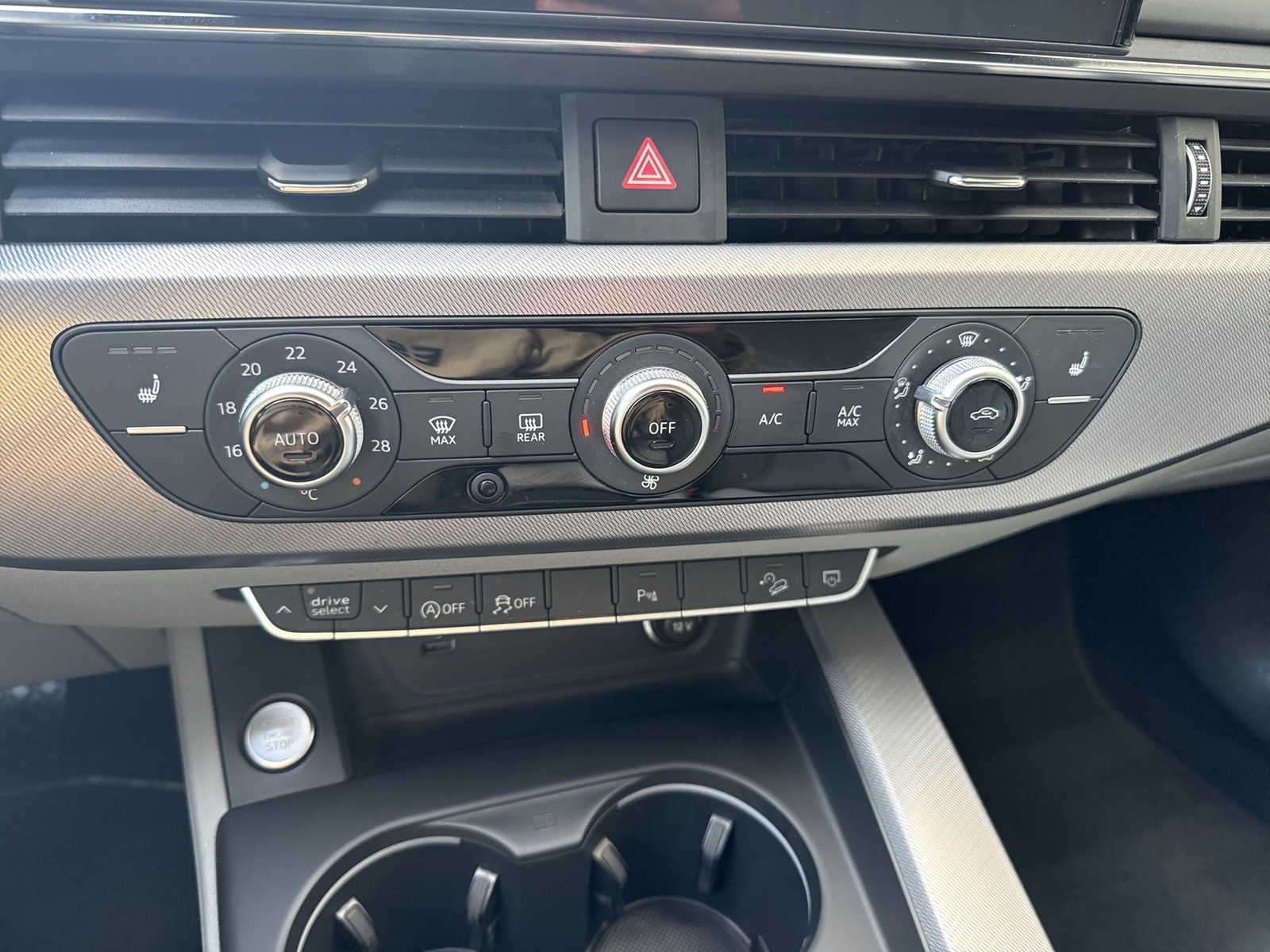 Audi A4 Allroad 45 Qu. AHK KAMERA ALU19 eKLAPPE NAVI+